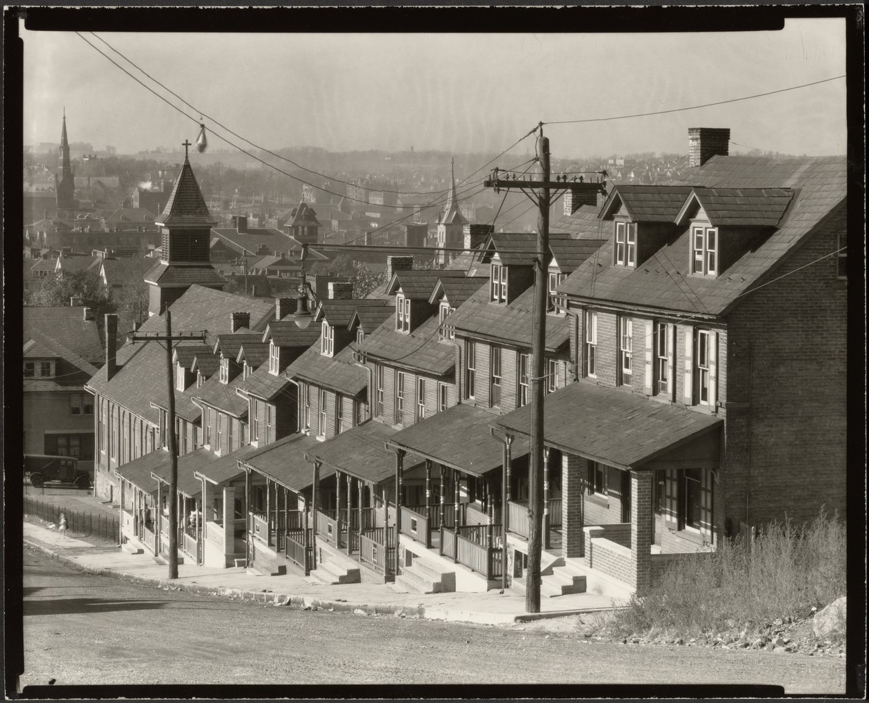 Domy pro dvě rodiny v Bethlehem, Pennsylvania od Walker Evans