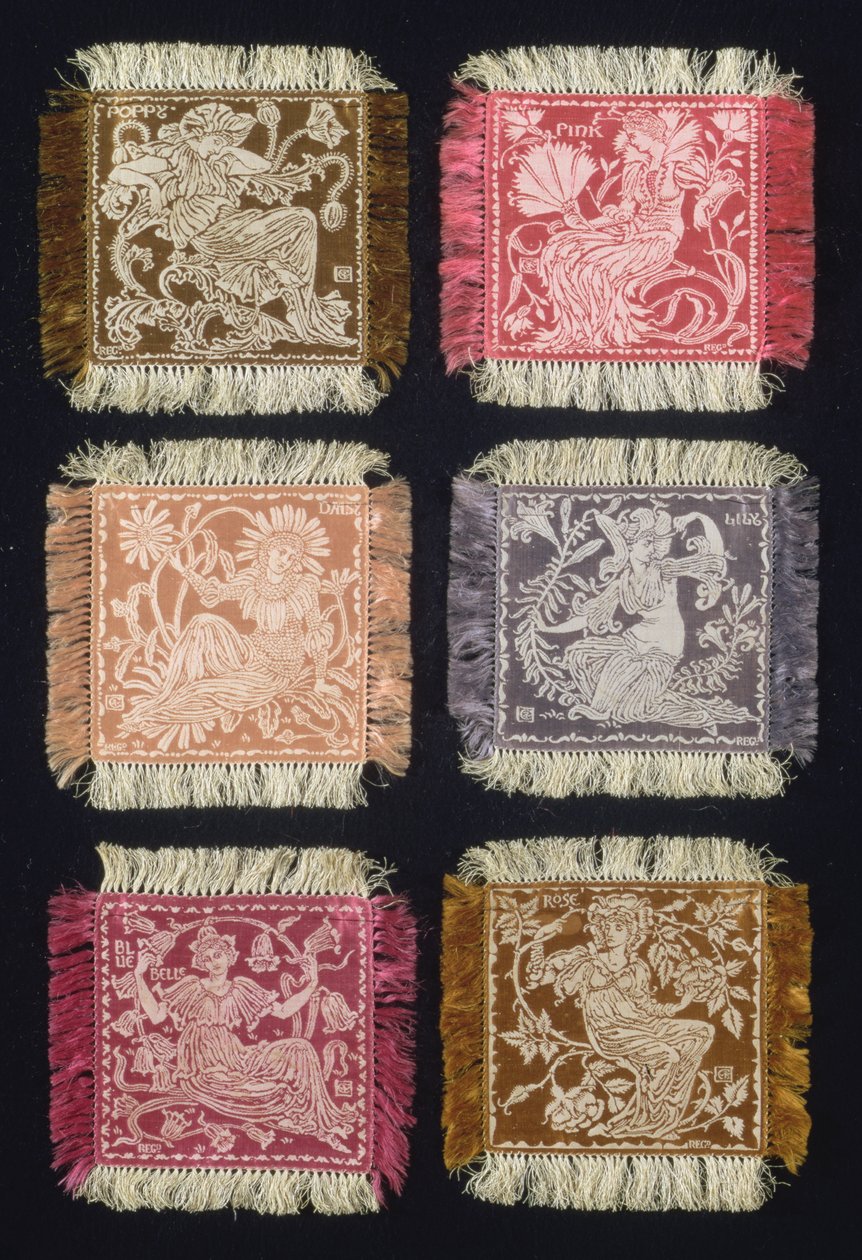 Floras Retinue, sada šesti dezertních ubrousek, Rose, Lily, Daisy, Poppy, Pink a Bluebell, vyrobeno John Wilson & Sons, 1893 (hedvábný damašek) od Walter Crane