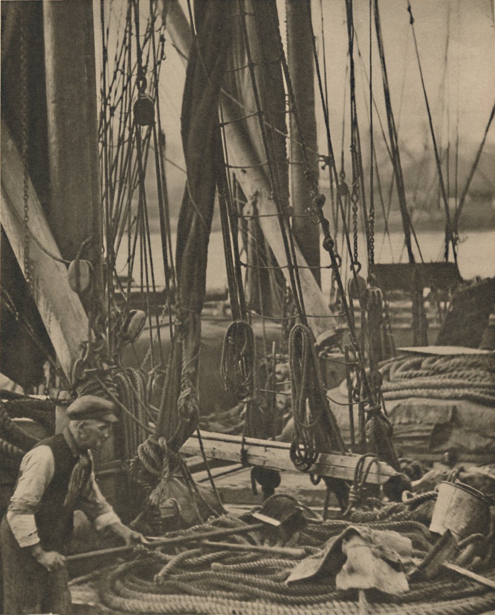 U paty stěžně na člunu Thames, c1935. od Walter Benington