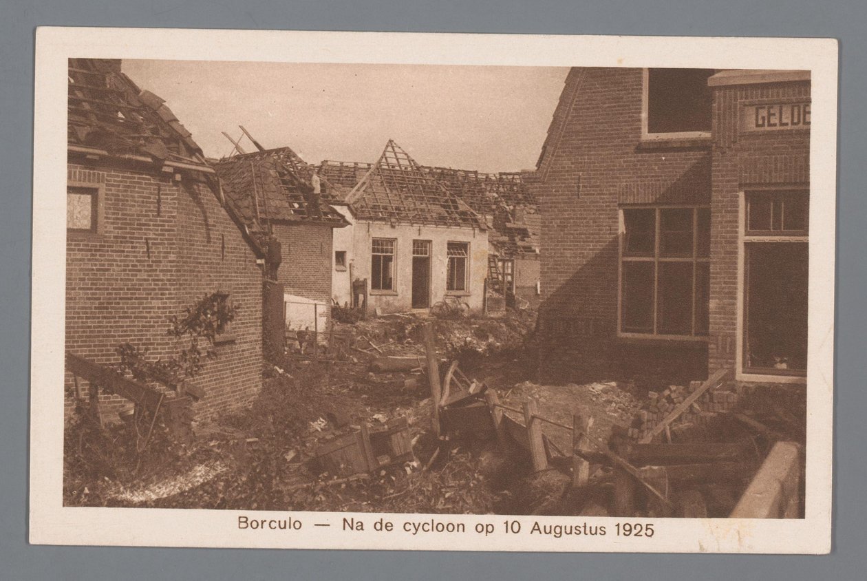 Borculo -- Po cyklonu 10. srpna 1925 od Weenenk and Snel