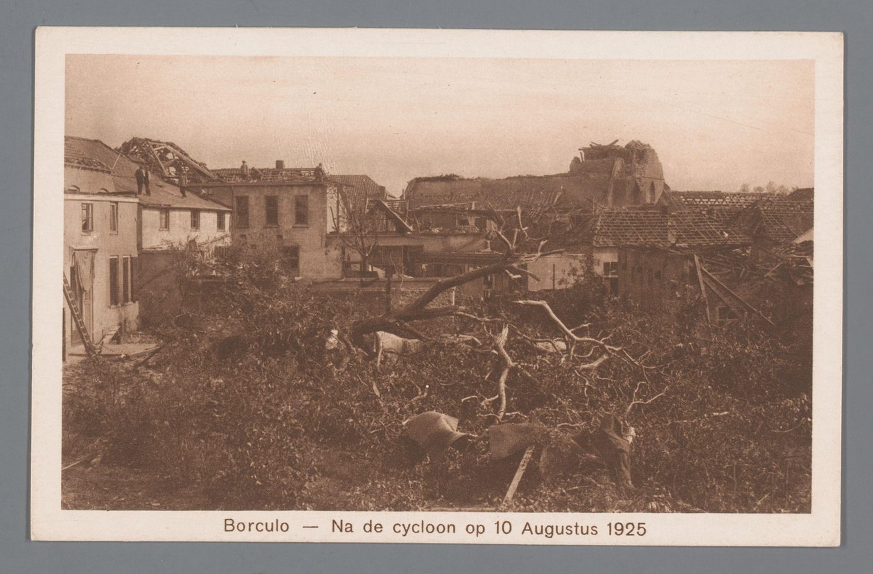 Borculo -- Po cyklonu 10. srpna 1925 od Weenenk and Snel