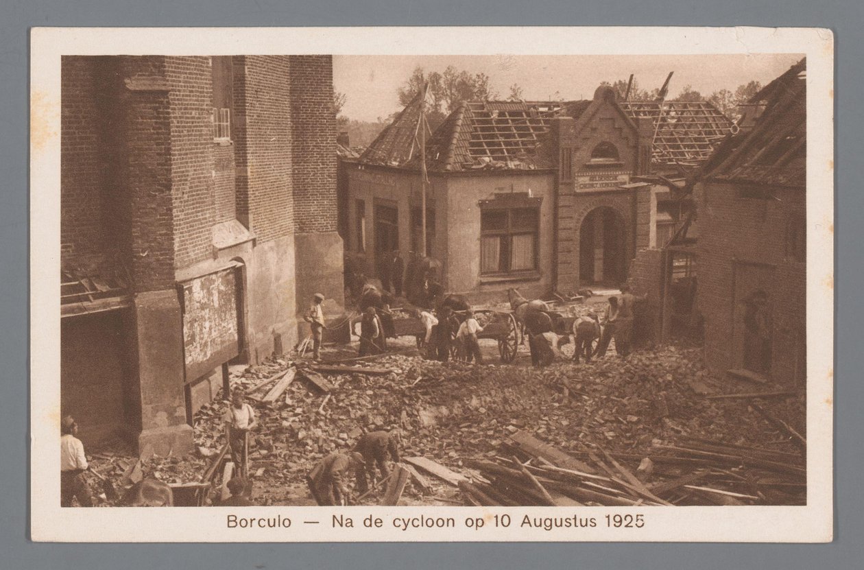 Borculo -- Po cyklonu 10. srpna 1925 od Weenenk and Snel