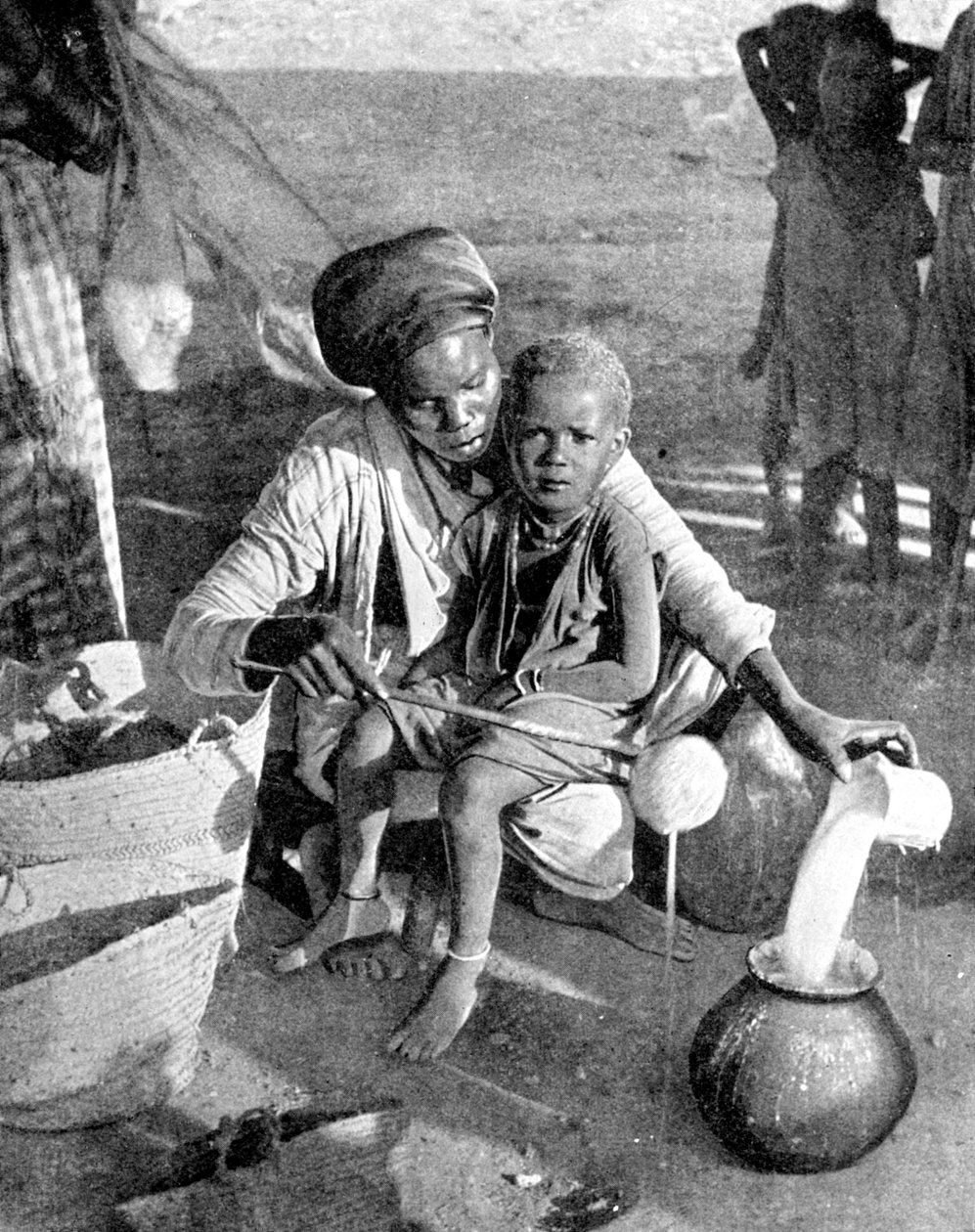 Sběr myrhy a kadidla, Somálsko, Afrika, 1936. od Wide World Photos