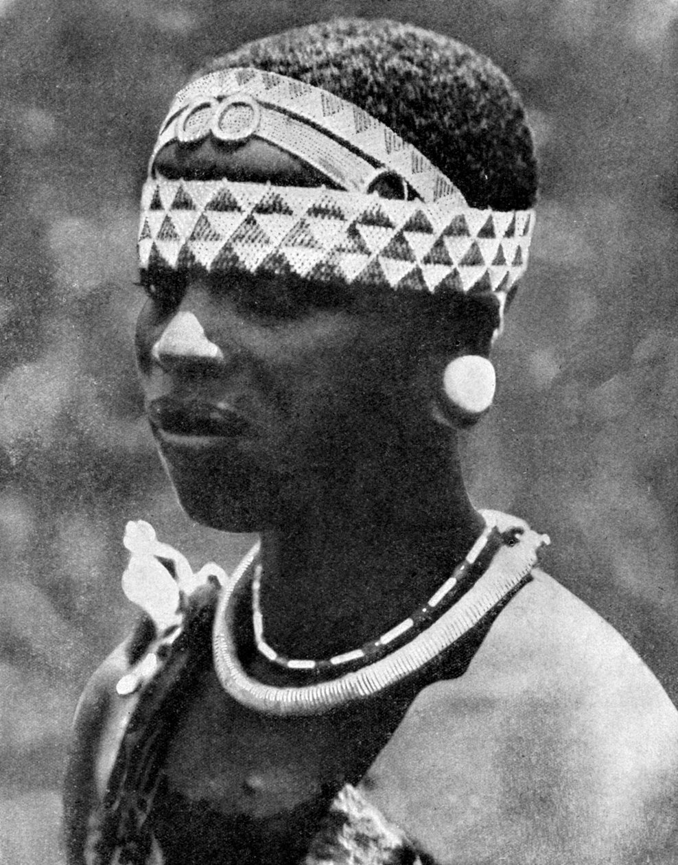 Manželka náčelníka Angoni, Mosambik, Afrika, 1936. od Wide World Photos