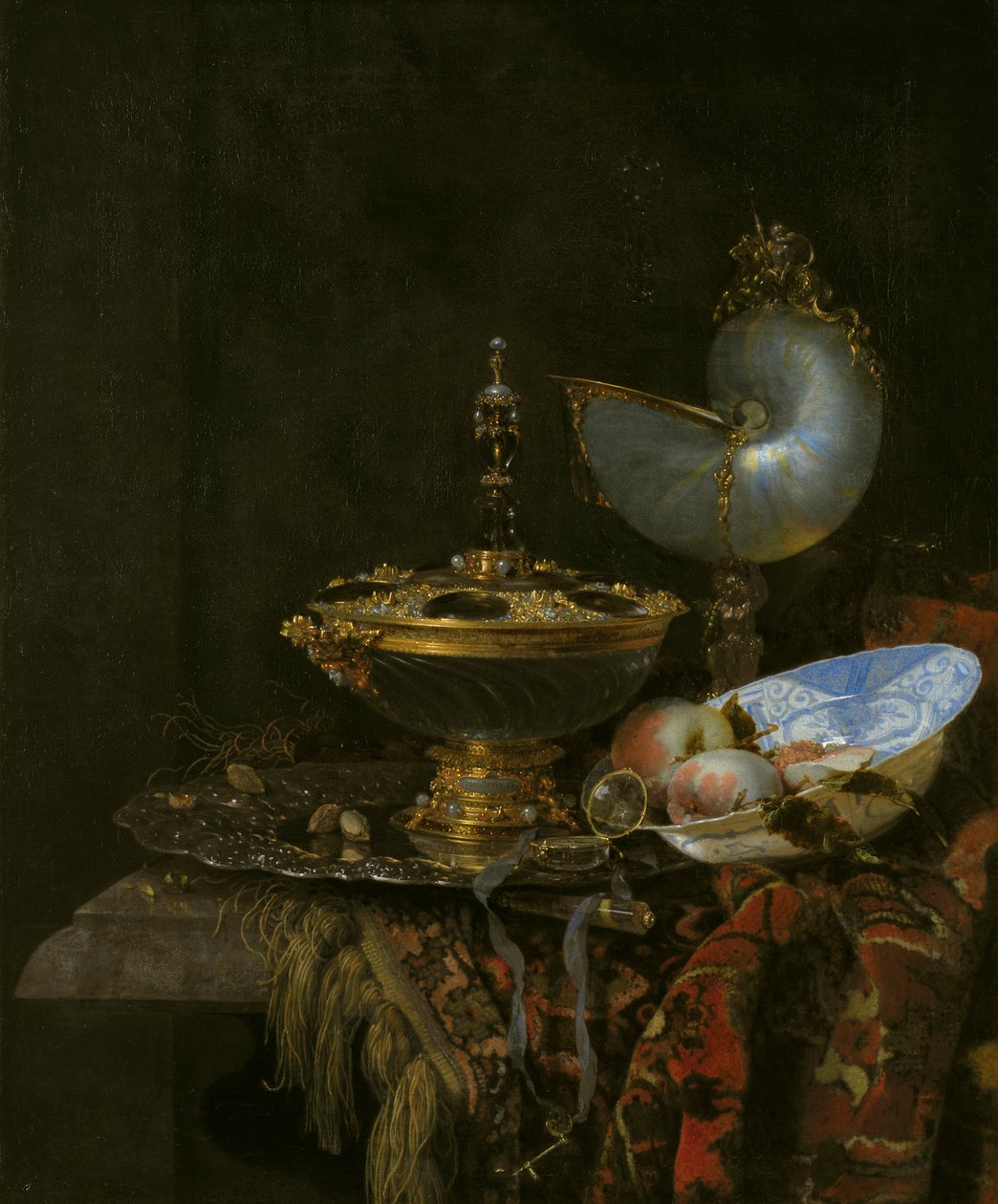 Velkolepé zátiší s miskou Holbein, Nautilem a skleněným pohárem a mísou na ovoce od Willem Kalf