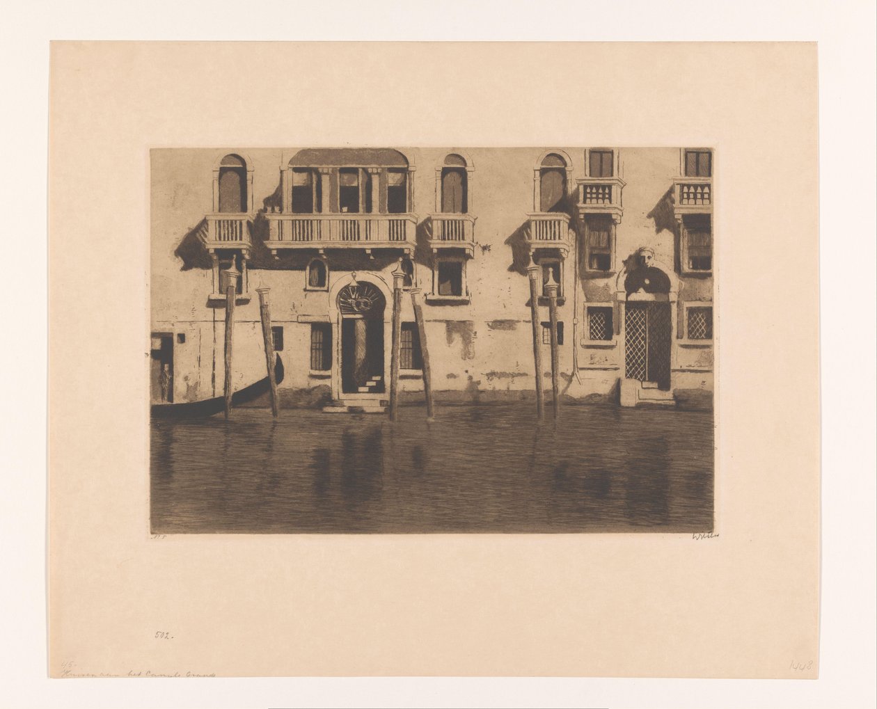 Pohled na fasády a patníky podél Canal Grande v Benátkách Domy se šesti patníky, Benátky (původní název) od Willem Witsen (signed by artist)