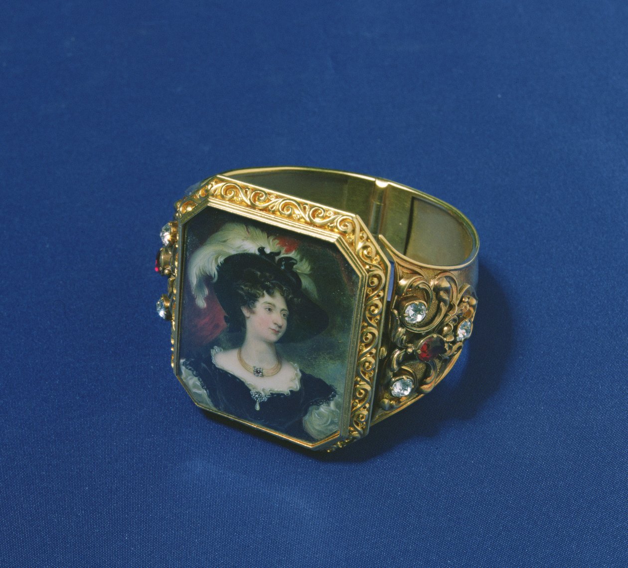 Sada náramků s portrétní miniaturou Charlotte, vévodkyně z Northumberlandu od William Essex