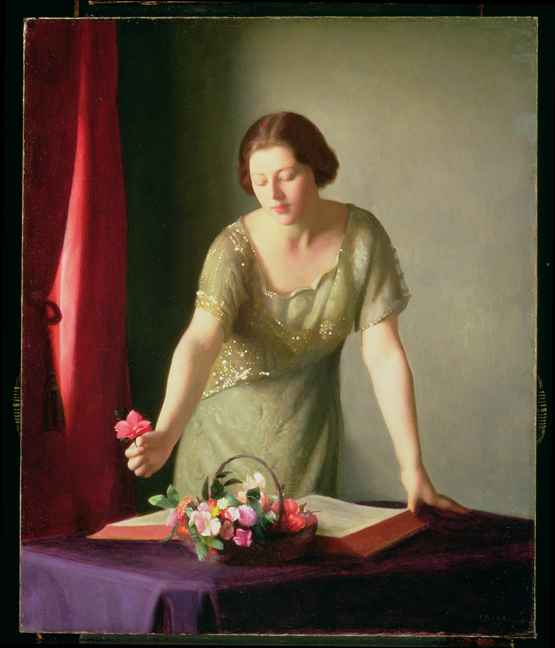 Dívka aranžuje květiny, 1922 od William McGregor Paxton
