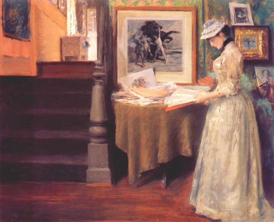 Interiér, mladá žena u stolu od William Merritt Chase