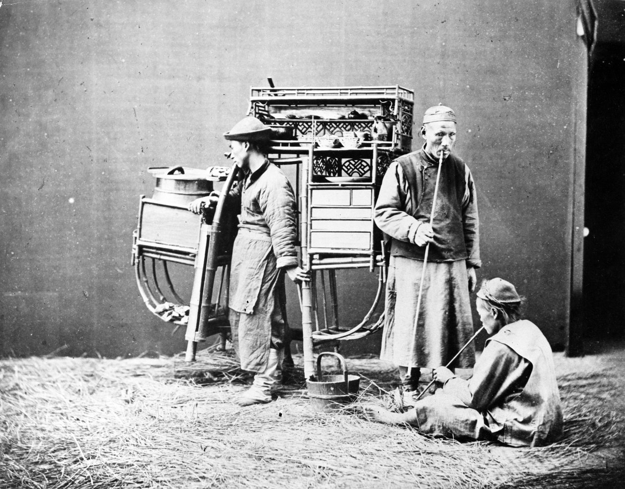 Pózující portrét pouličního prodavače, cca 1875 od William Saunders