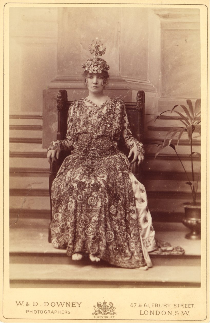 Sarah Bernhardt jako císařovna Theodora v Sardous Theodora od William and Daniel Downey