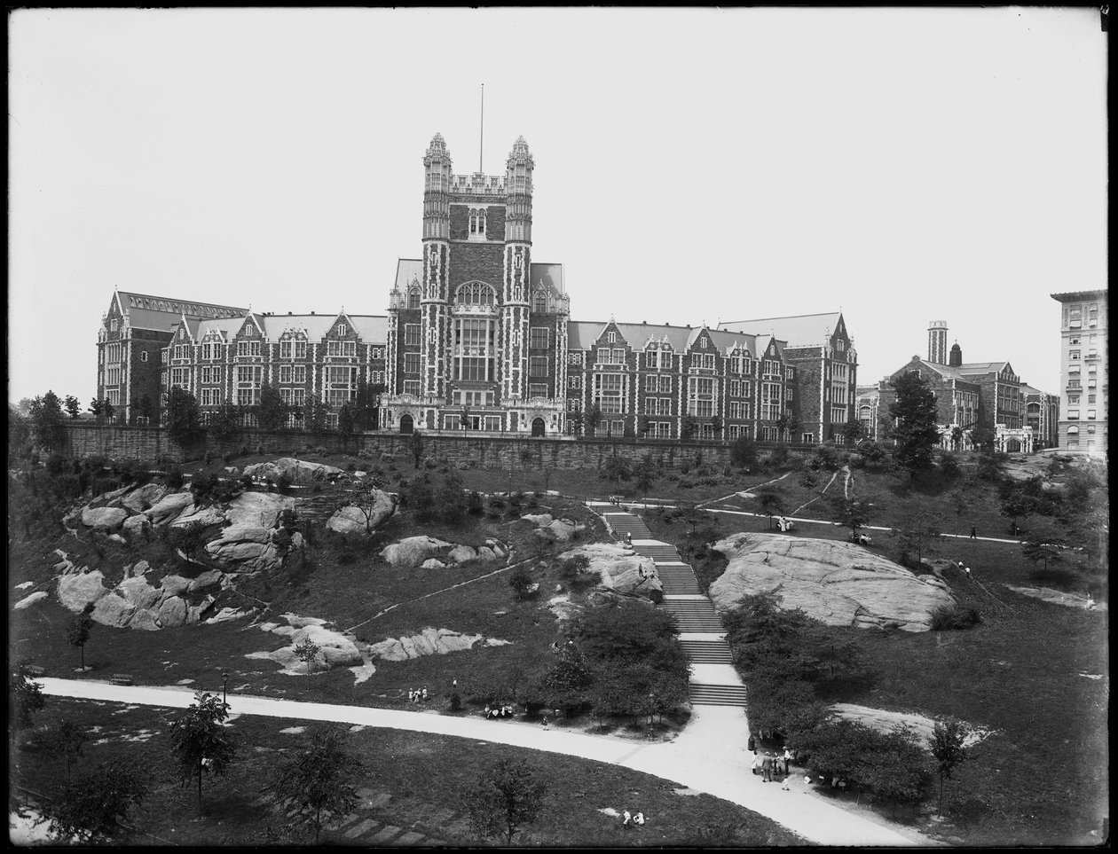 Campus of the City College of New York, při pohledu ze St. Nicholas Avenue, New York City, 13. července 1914 od William Davis Hassler