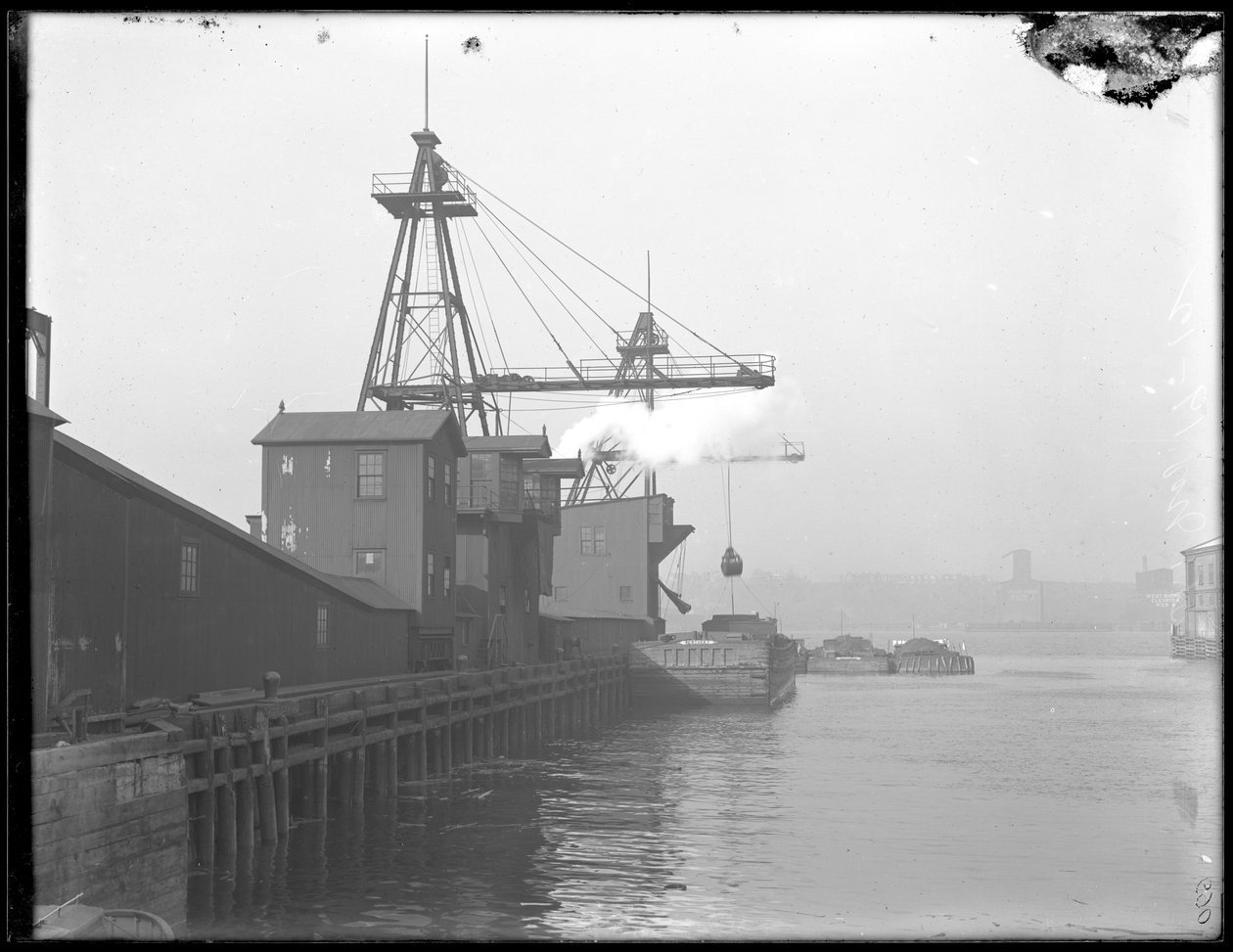 Uhelné výtahy s přímým zatížením, Interboro Rapid Transit Company, W. 58th Street, New York, c.1911. od William Davis Hassler