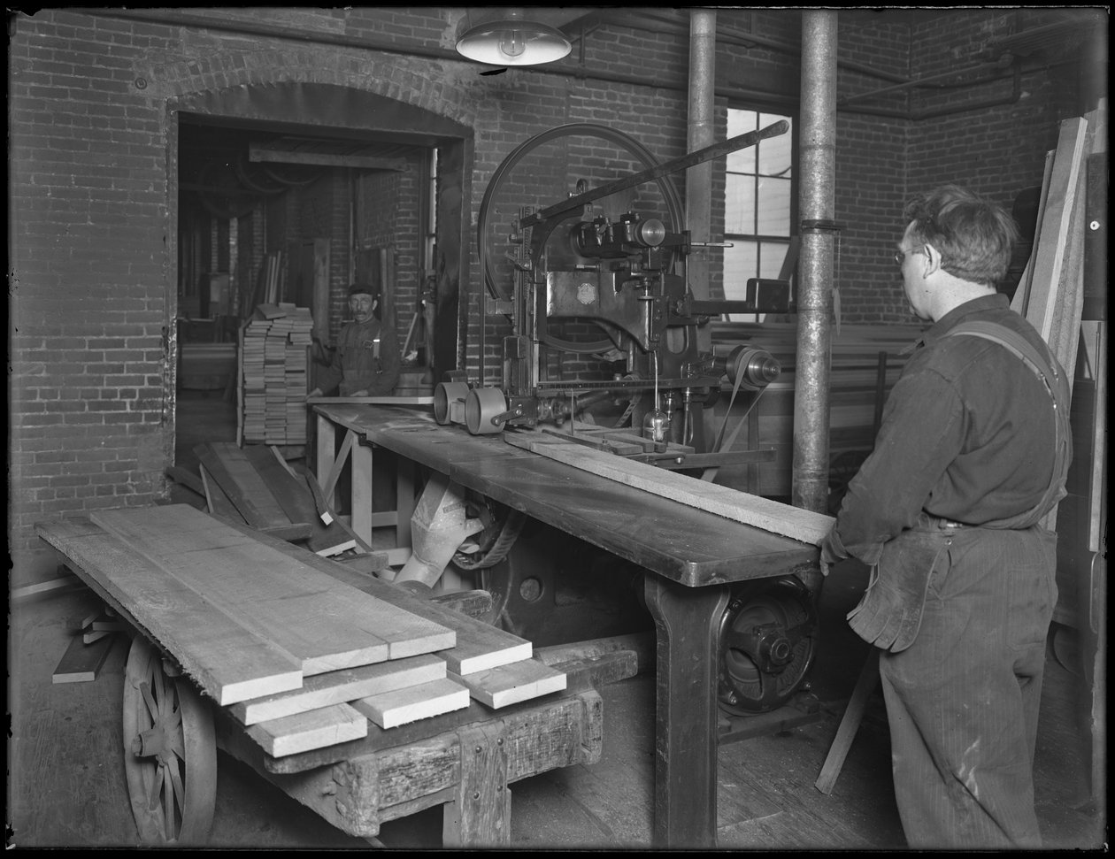 Hranové řezivo určené pro použití při výrobě rakví, Oneida, New York, 3. dubna 1916 od William Davis Hassler