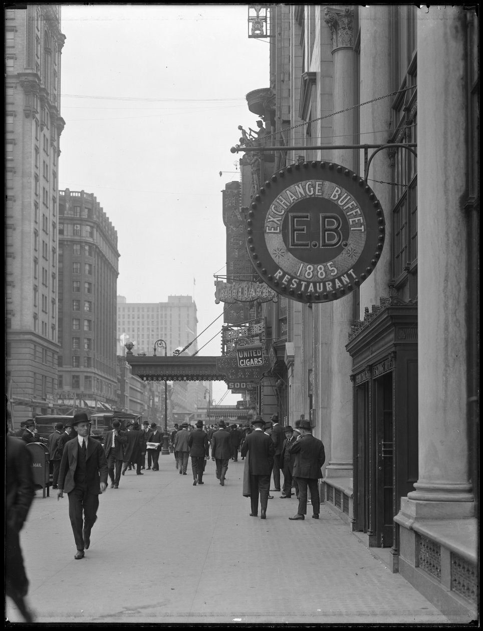 Nápis Exchange Buffet na adrese 220 W. 42nd Street, New York City, 2. května 1916 od William Davis Hassler