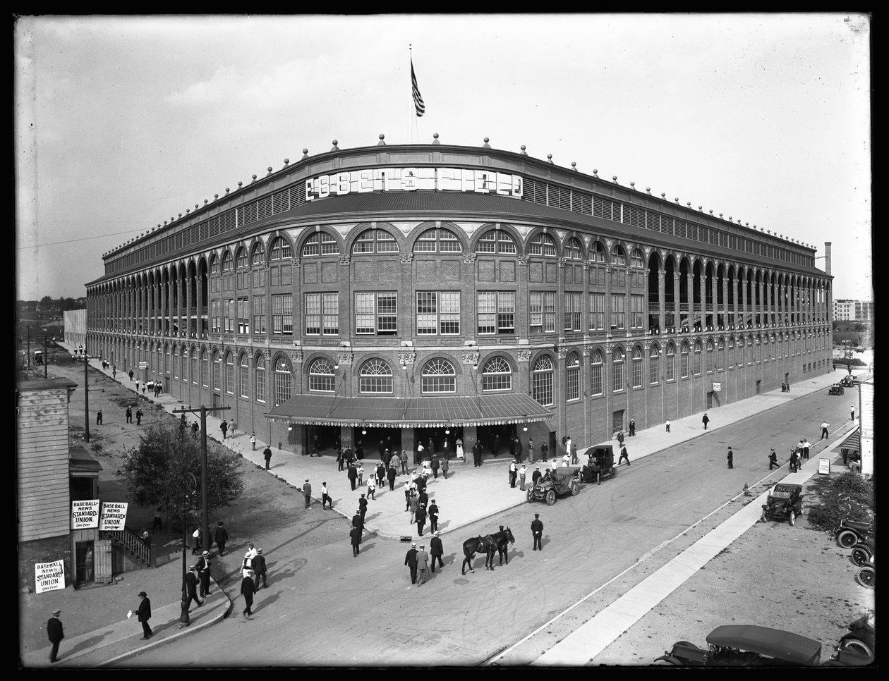 Pohled z vysokého úhlu na Ebbets Field, Brooklyn, 2. září 1914 od William Davis Hassler