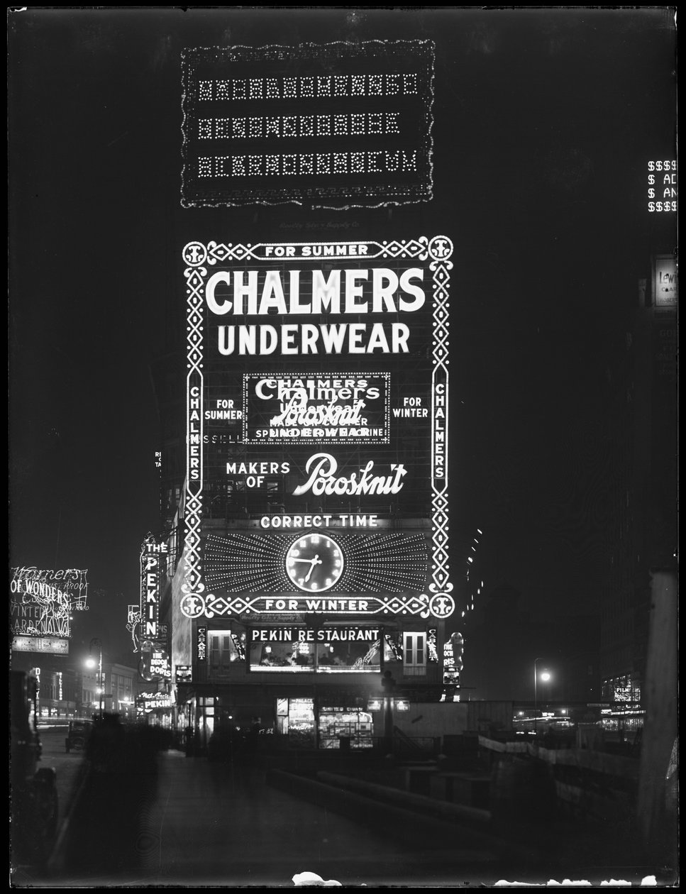 Světelný nápis pro spodní prádlo Chalmers, New York City, 6. ledna 1917 od William Davis Hassler