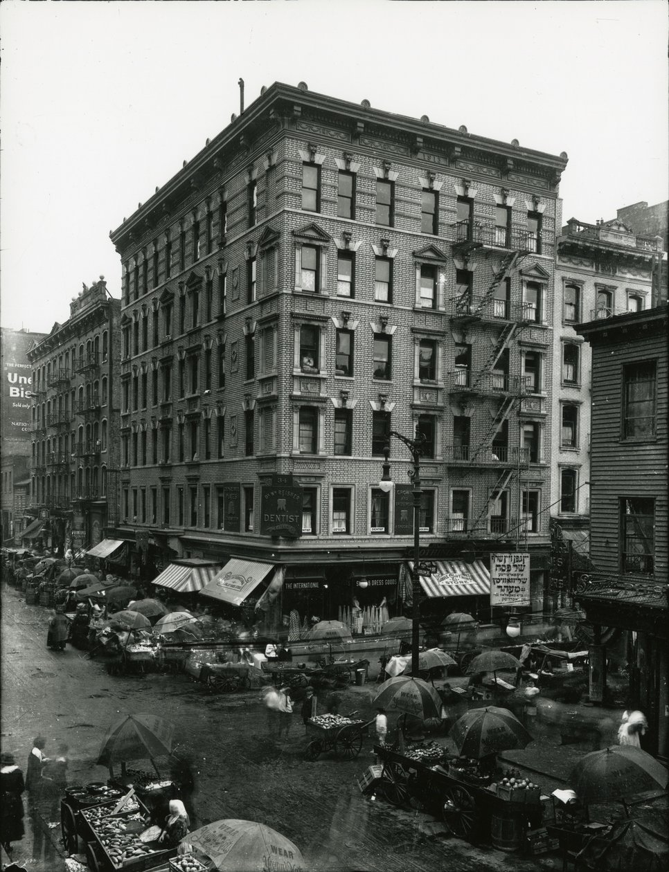Ludlow Street v Hester Street, Lower East Side, kolem 1910-21 od William Davis Hassler