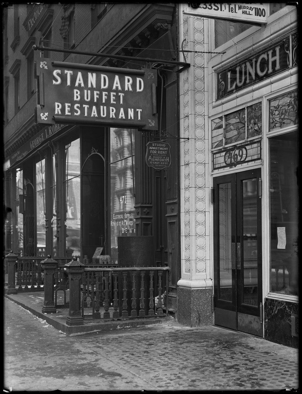 Sign for Standard Buffet Restaurant, Fourth Avenue mezi E. 31st and 32nd Streets, New York City, 6. února 1917 od William Davis Hassler
