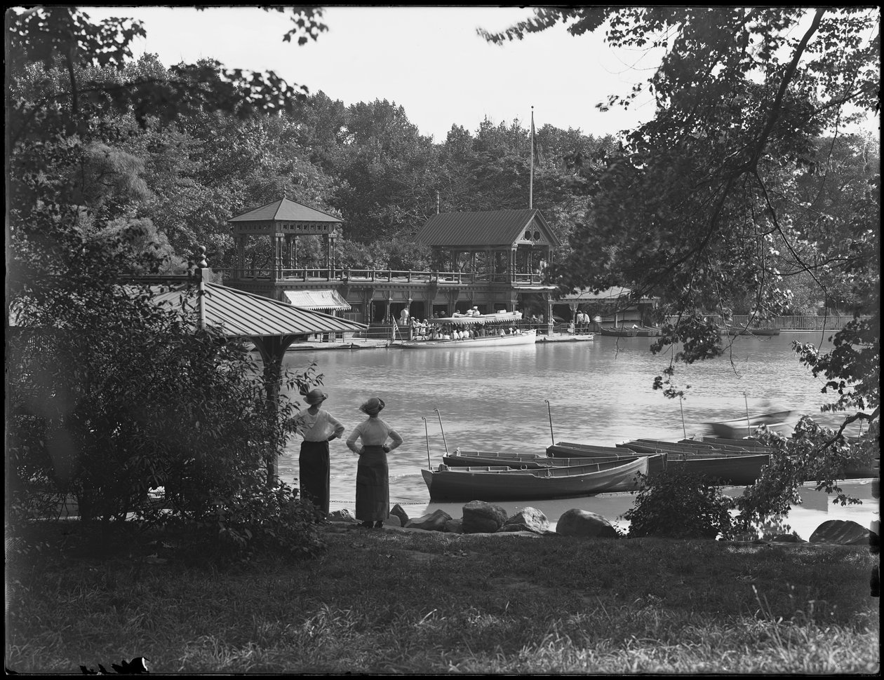 The Boat House, Central Park, New York City, 19. července 1914 od William Davis Hassler