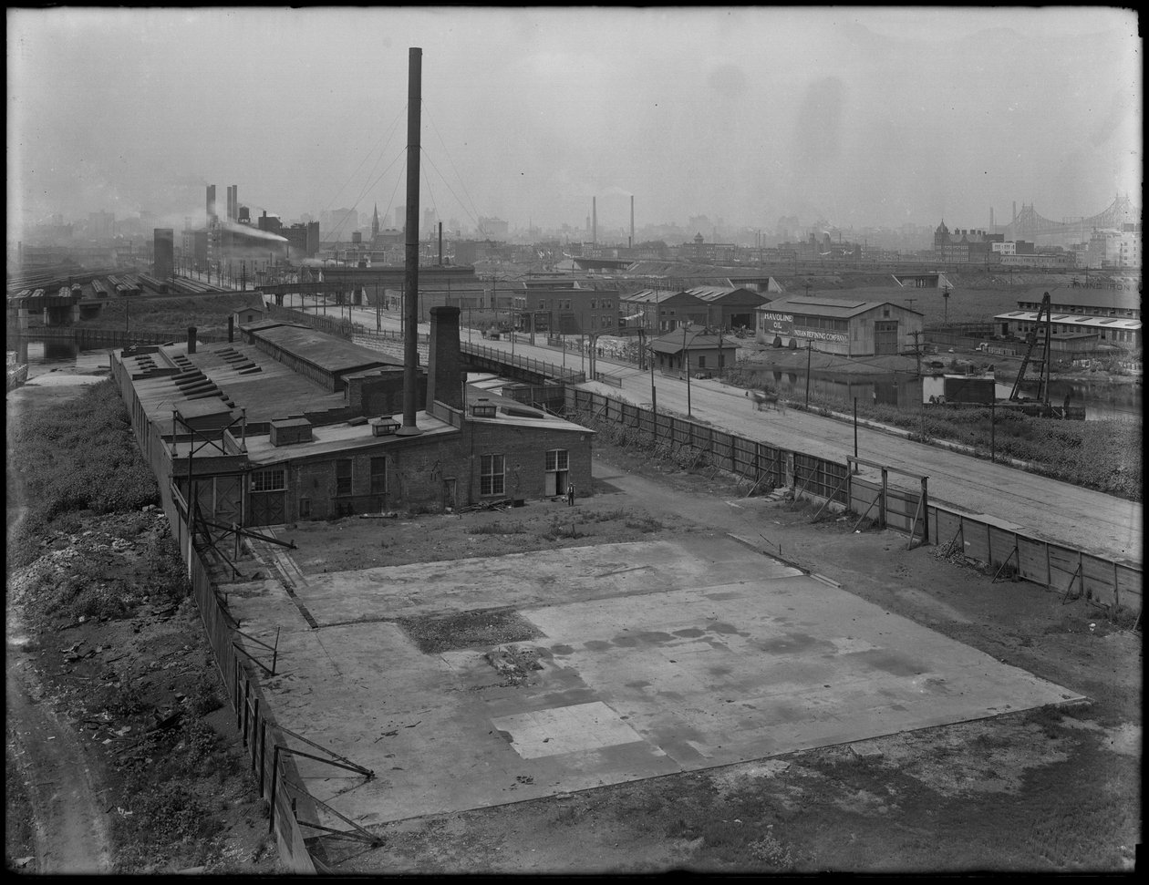 Závod U.S. Metal Products Company, Borden Avenue a Newtown Creek, Queens, New York, 26. srpna 1914 od William Davis Hassler