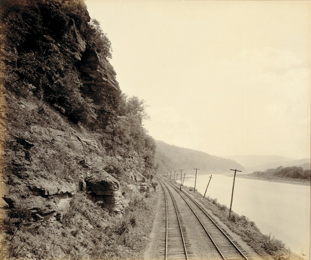 Cathedral Rocks, řeka Susquehanna u Meshoppenu, pro železnici Lehigh Valley Railroad od William H. Rau