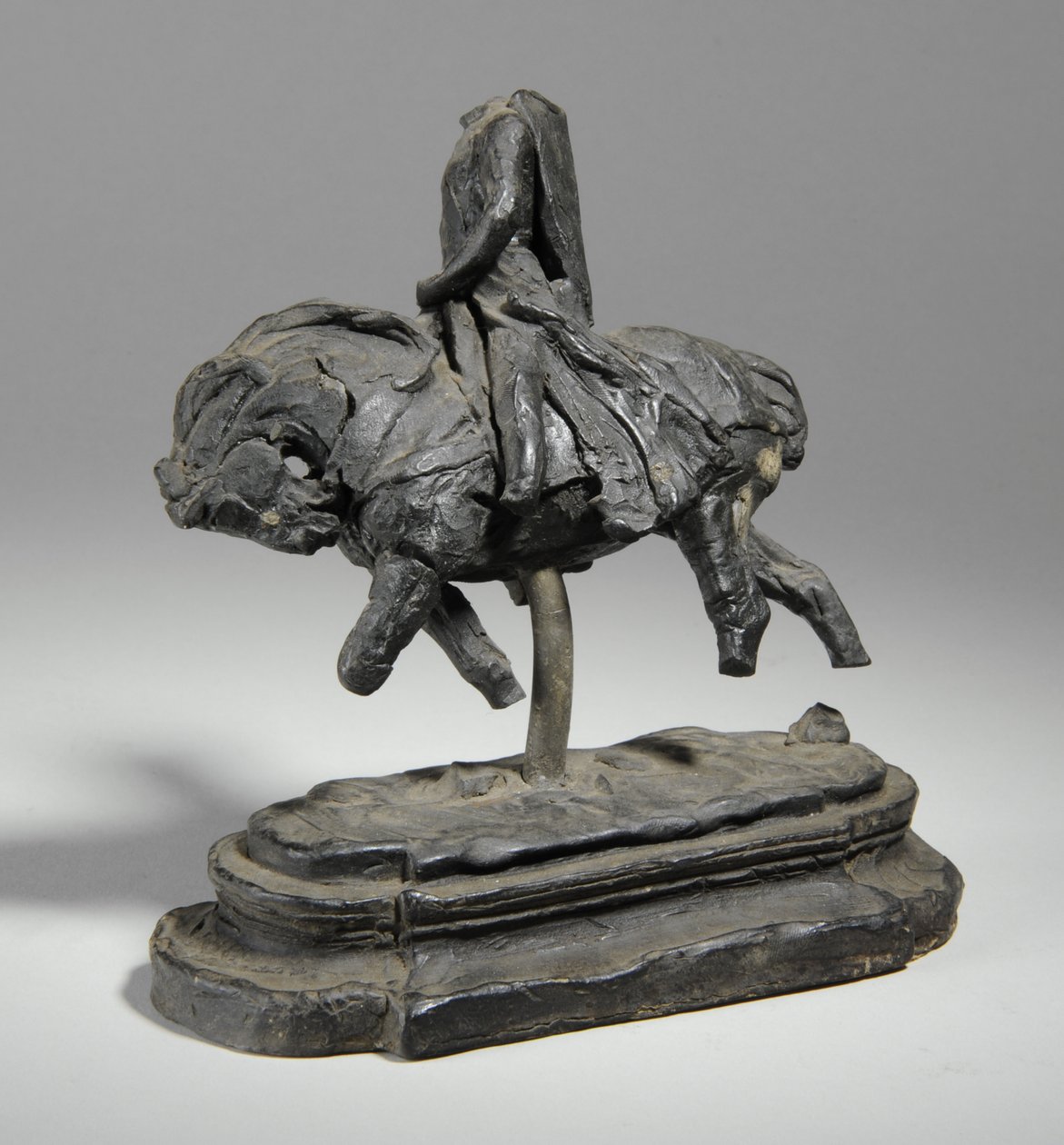 Maketa jezdecké sochy Eduarda I., cca 1893 (plastelína) od William Hamo Thornycroft