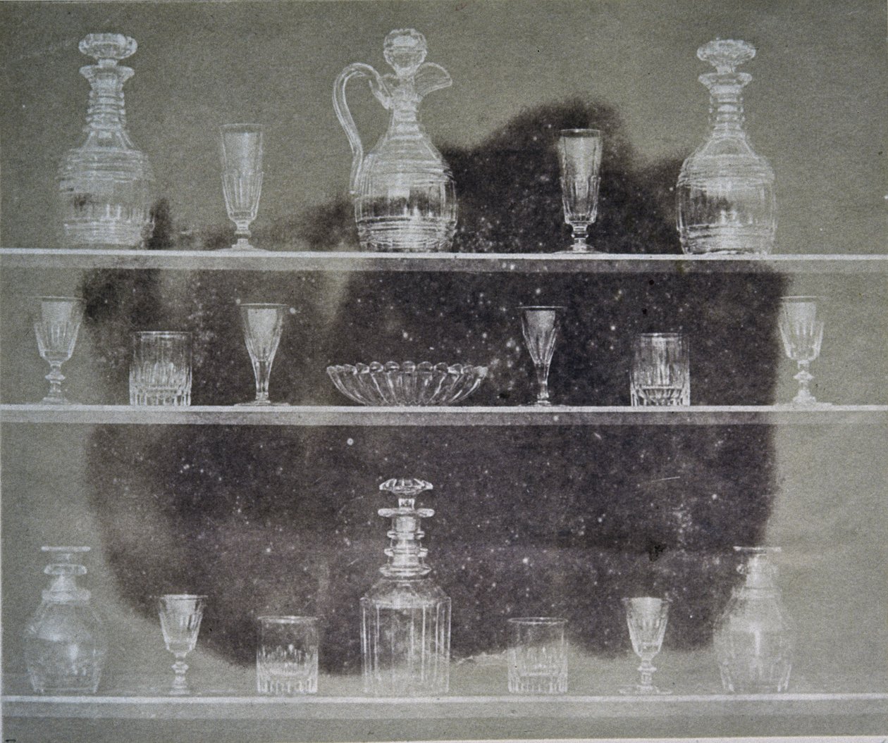 Skleněné předměty, Fotografie, z Pencil of Nature, 1844 od William Henry Fox Talbot