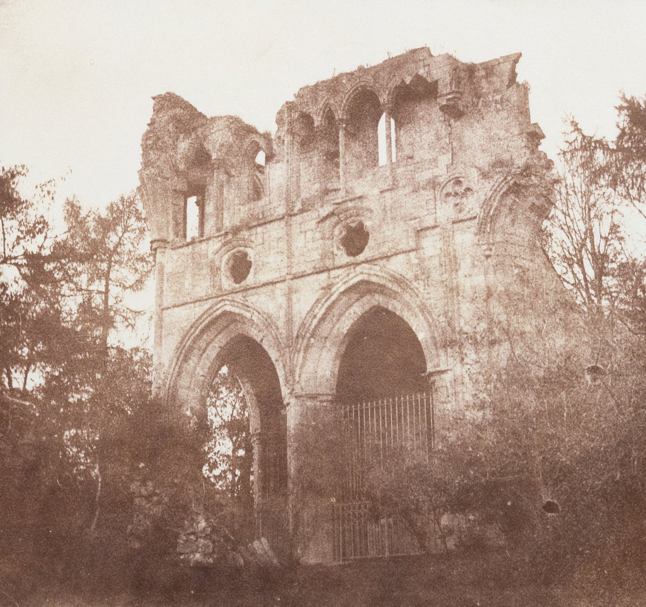 Hrobka sira Waltera Scotta, kolem roku 1844 (tisk ze slaného papíru) od William Henry Fox Talbot