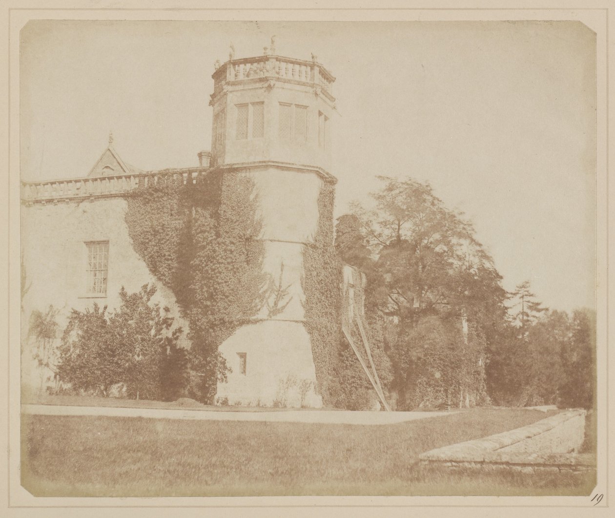 Věž opatství Lacock od William Henry Fox Talbot