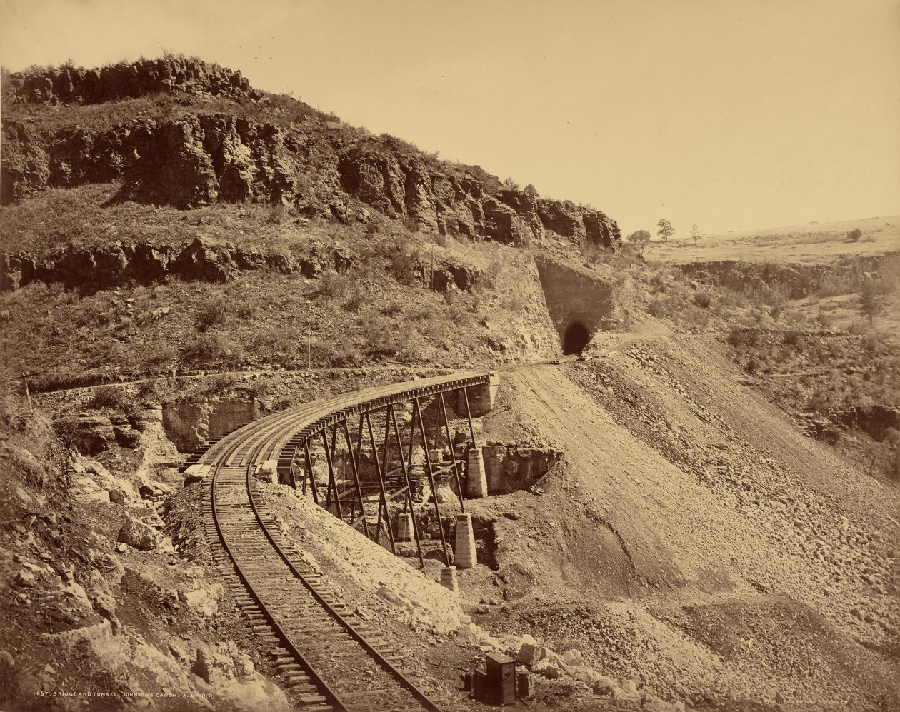 Most a tunel, Johnson