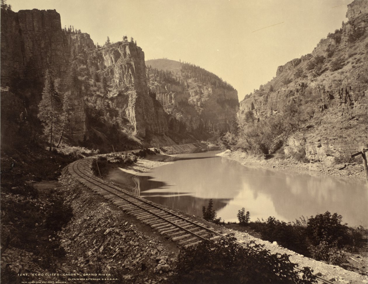 Echo Cliffs, kaňon Grand River, prodloužení Glenwood, D.&R. G.R.R. od William Henry Jackson