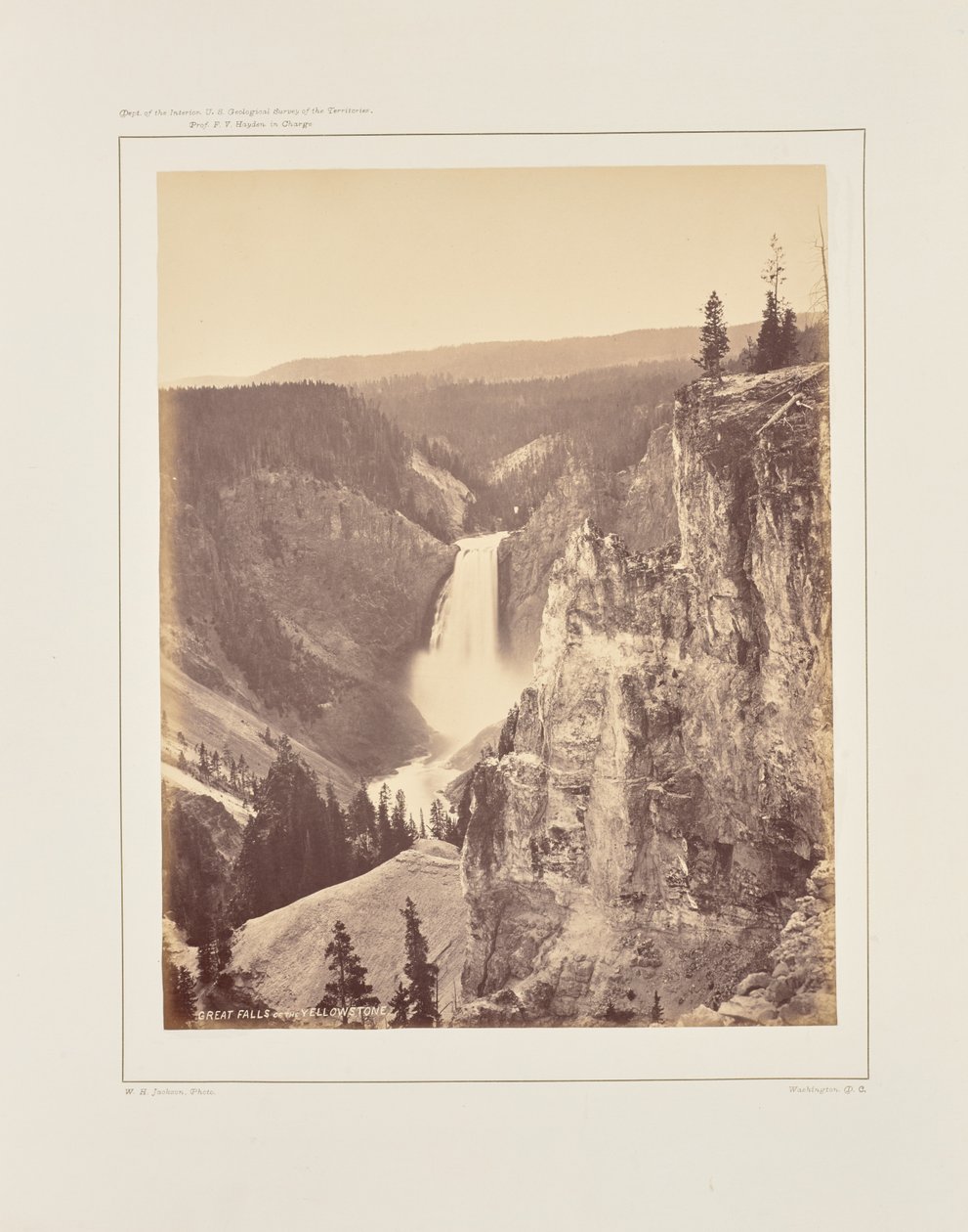 Dolní Yellowstonské vodopády, pohled do dálky od William Henry Jackson