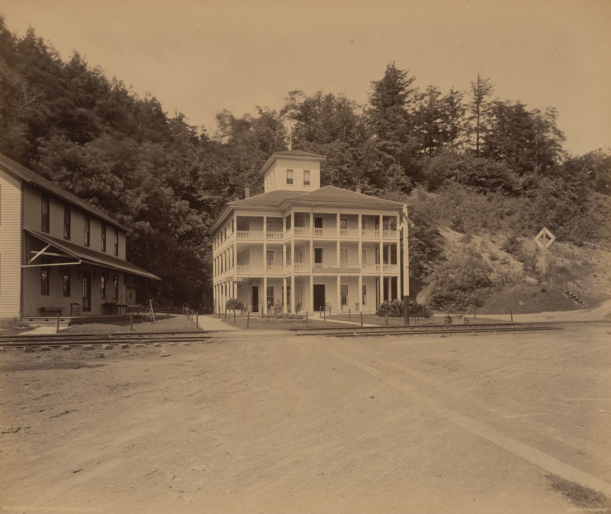 Jezero Owasco, dům Ensenore Glen,c. 1895 (foto) od William Herman Rau