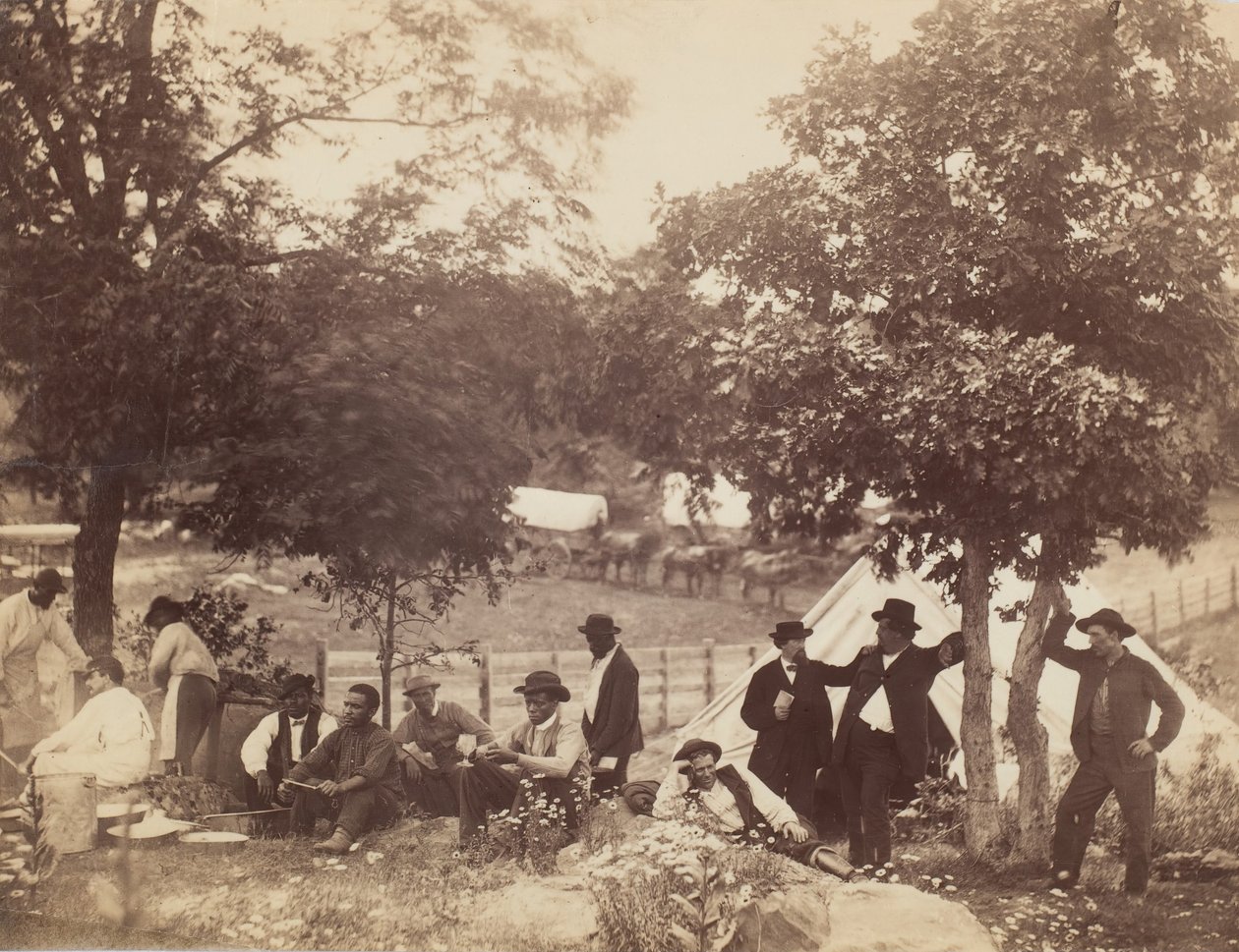 Tábor kapitána Hoffa, pohled zezadu, Gettysburg, Pennsylvania, červenec 1865. od William Morris Smith