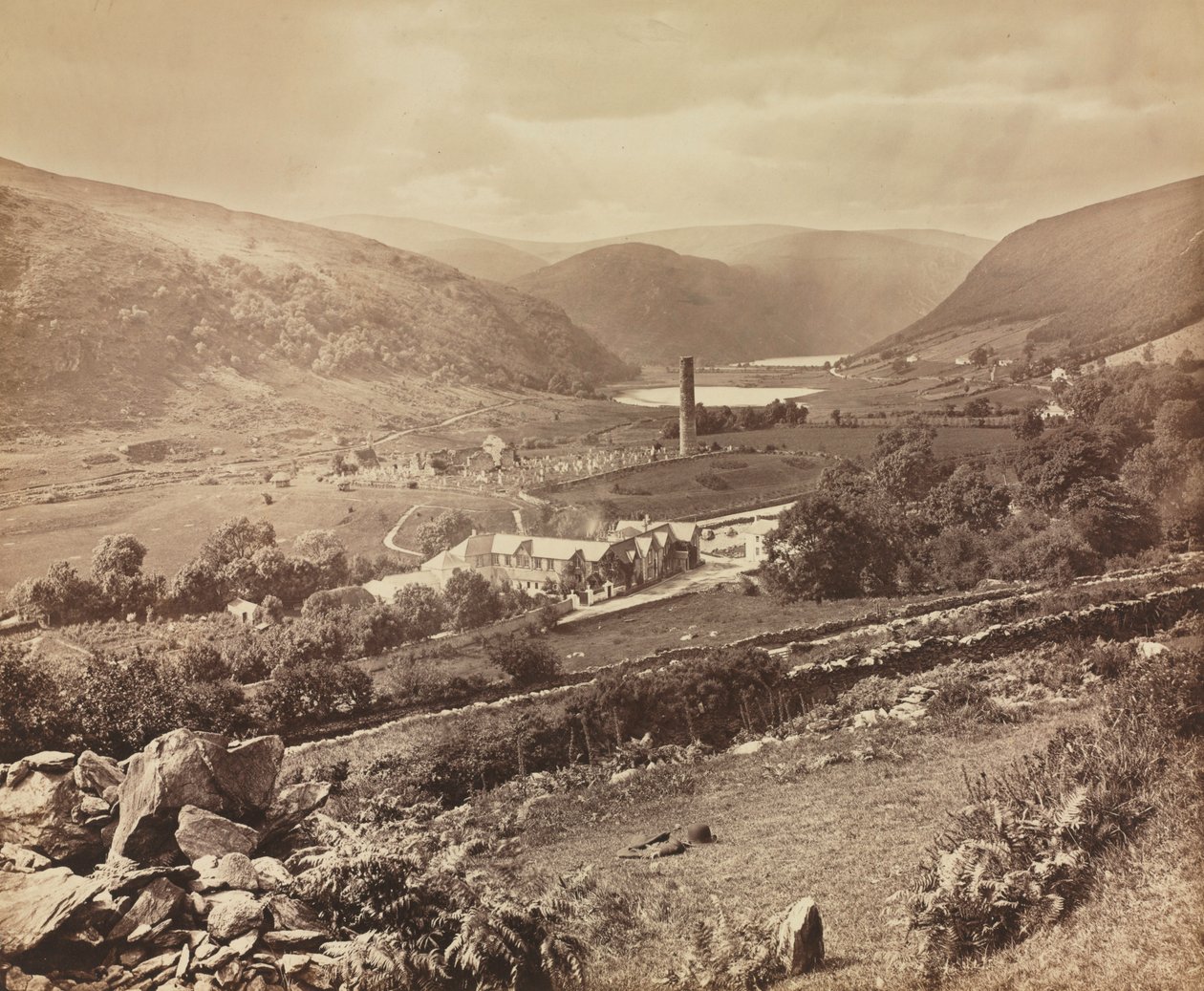 Údolí Glendalough, hrabství Wicklow, Irsko, c. 1864. od William Russell Sedgfield