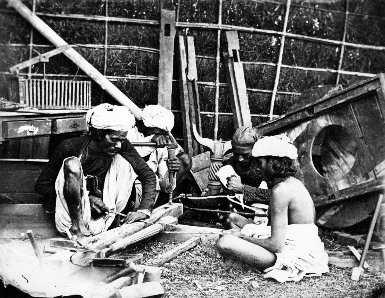 Tesaři, kolem 70. let 19. století od Willoughby Wallace Hooper