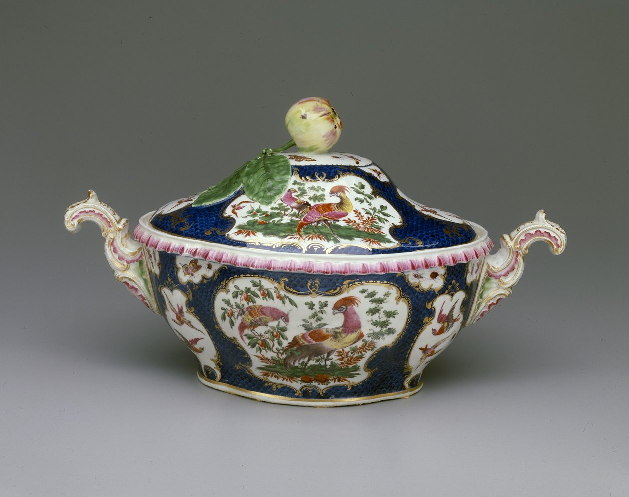 Tureen, kolem 1780 od Worcester Porcelain Manufactory
