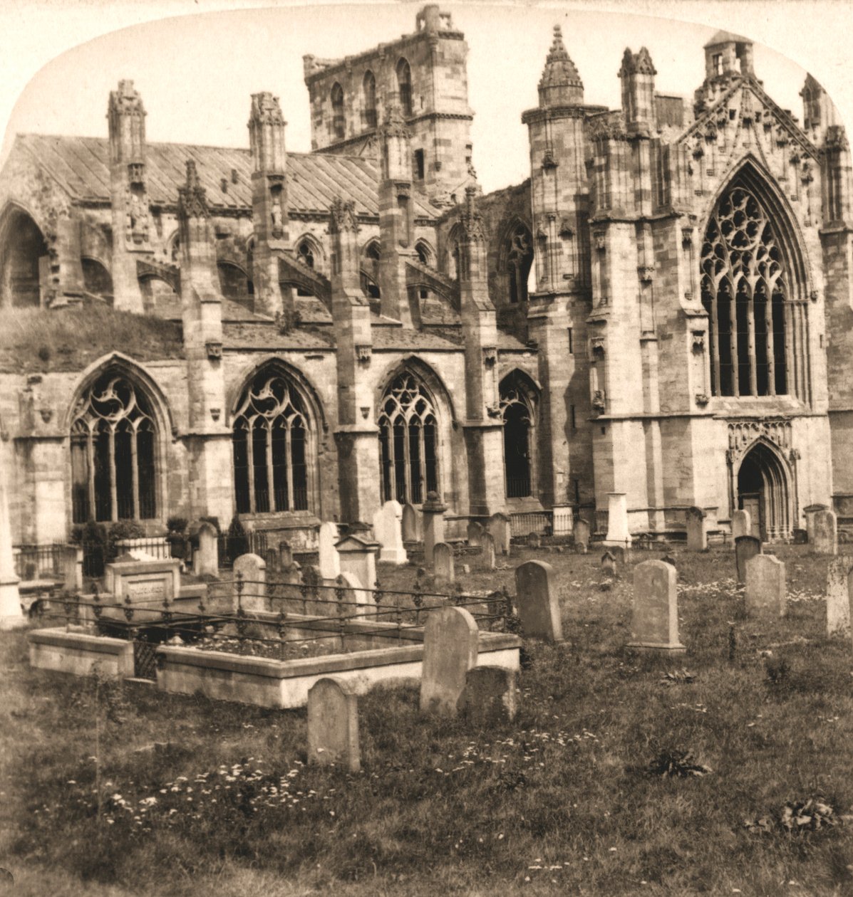 Melrose Abbey, Melrose, Skotsko, 1896. od Works and Sun Sculpture Studios