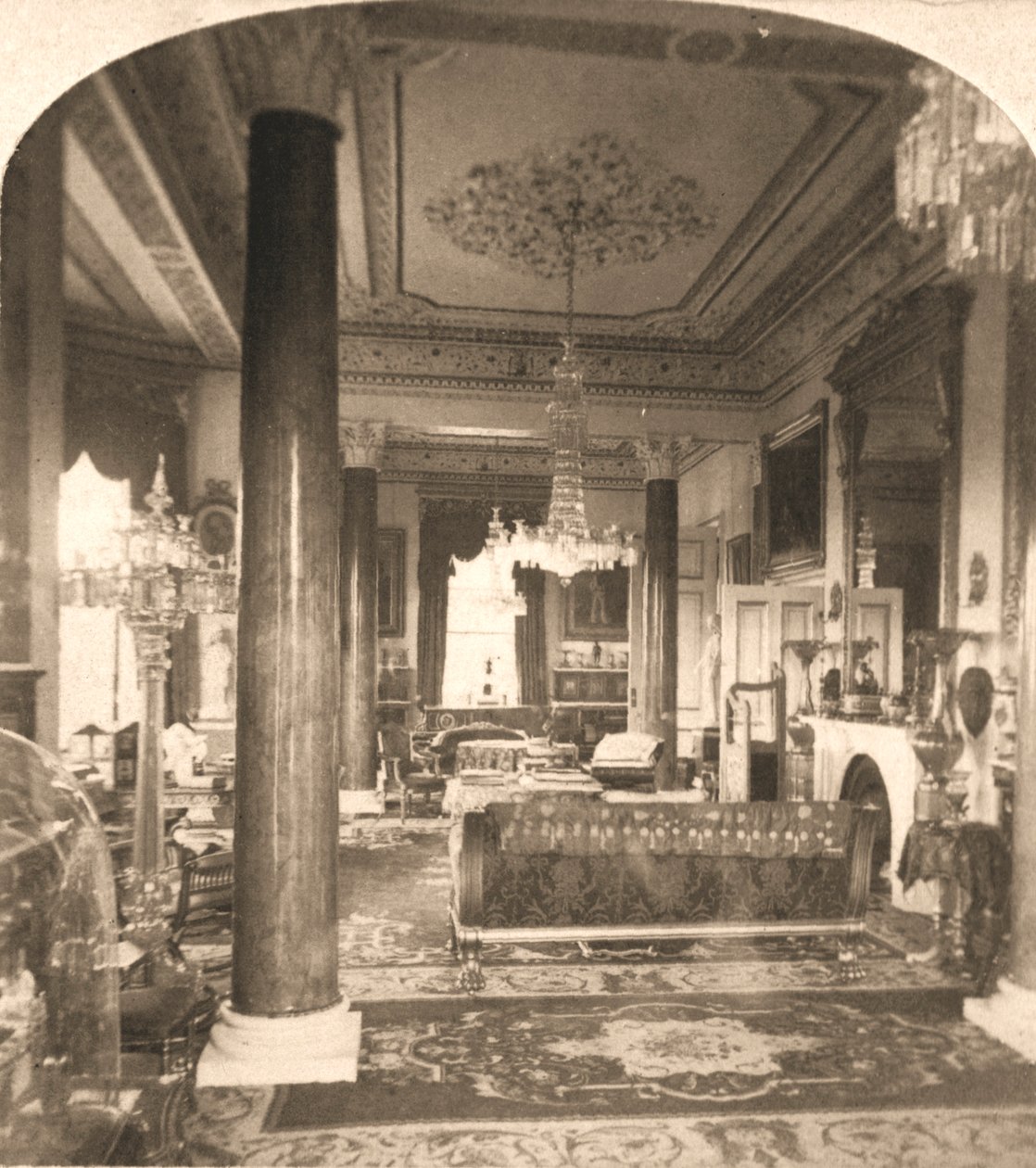 The Drawing Room, Queen Victorias Marine Residence, Osborne House, I.O.W, 1900. od Works and Sun Sculpture Studios