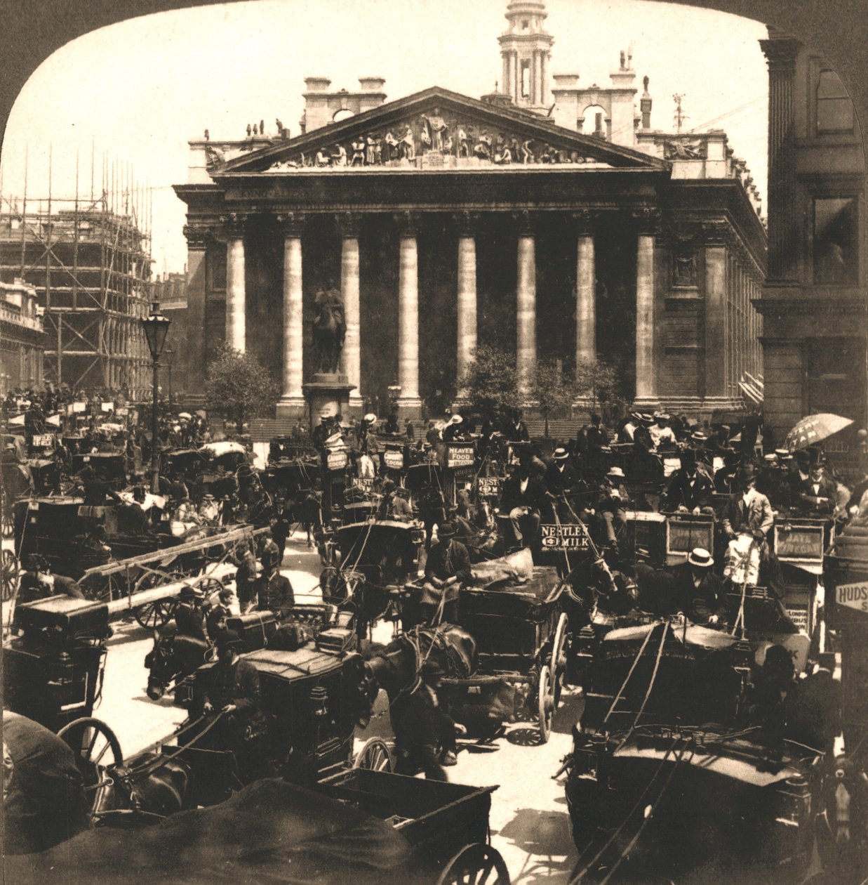 The Royal Exchange, Londýn, 1896. od Works and Sun Sculpture Studios