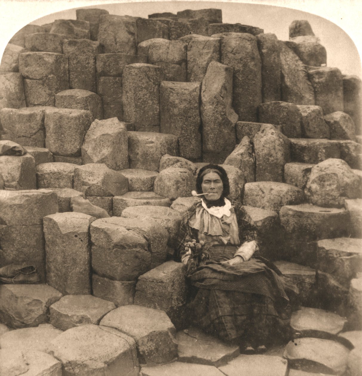 The Wishing Chair, Giants Causeway, Irsko, 1897. od Works and Sun Sculpture Studios