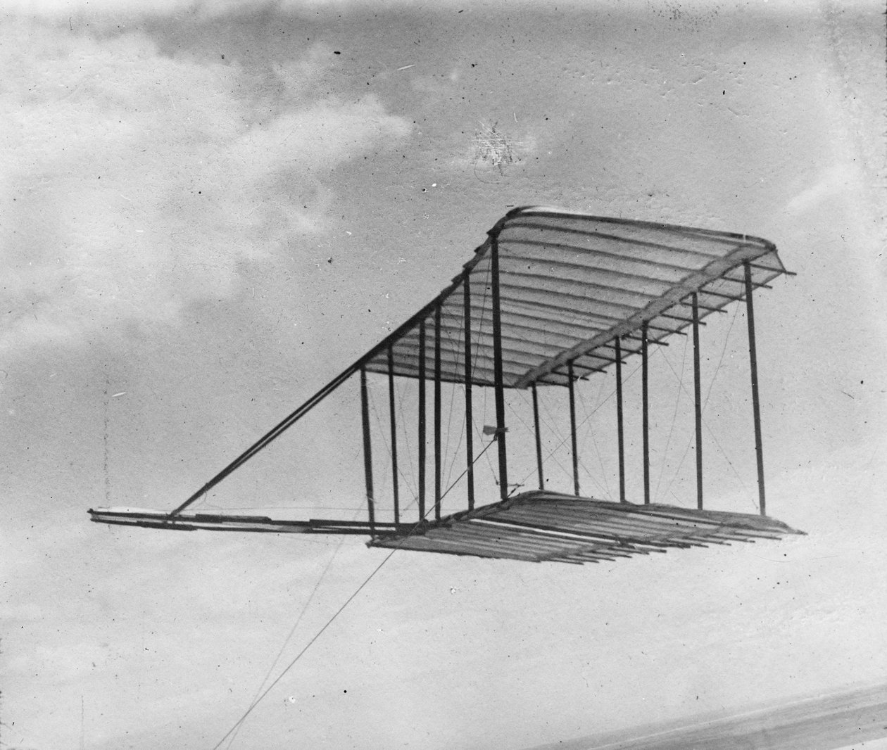 Pohled na kluzák létající jako drak, 1900 od Wright Brothers