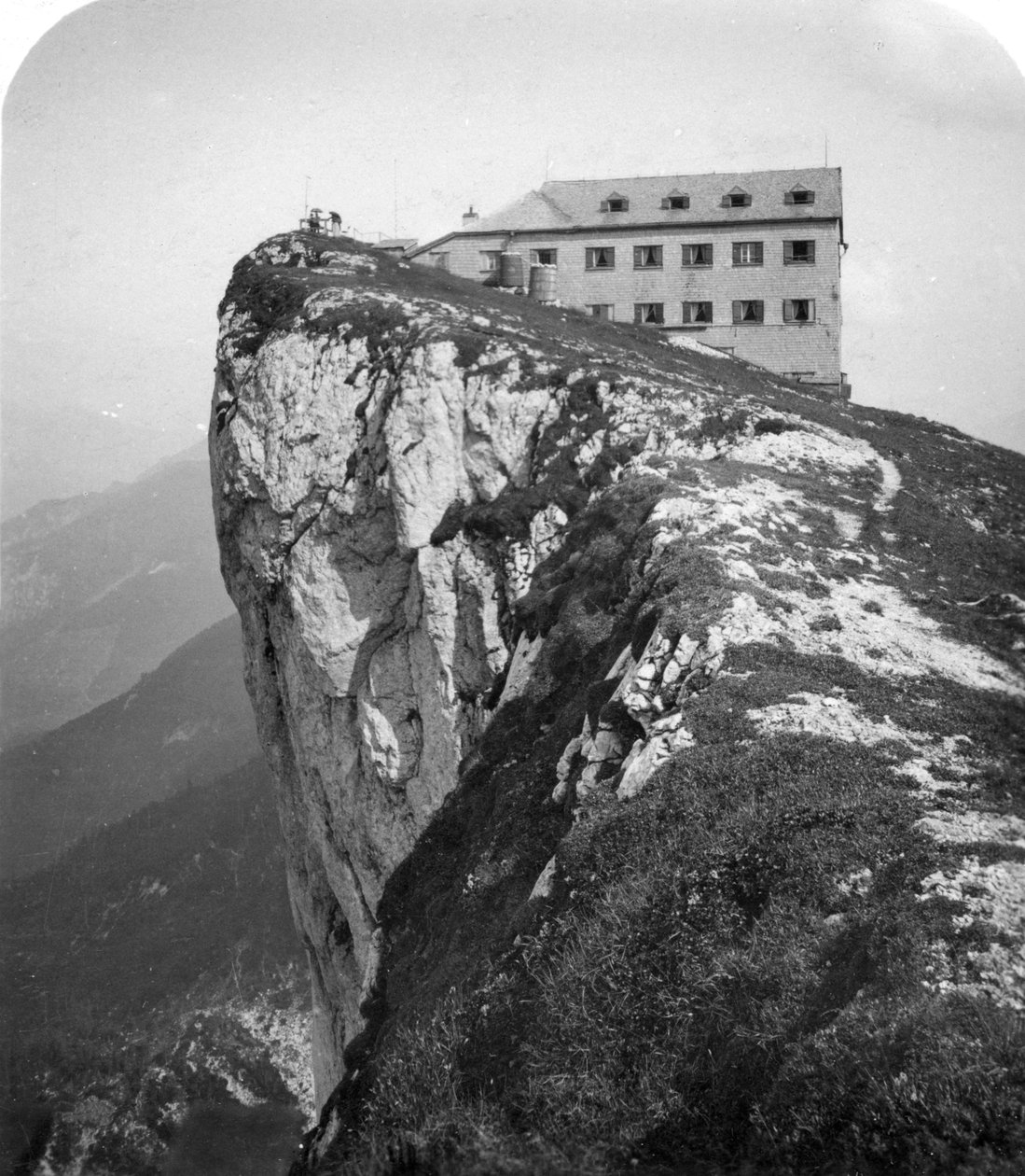Hotel na vrcholu hory Schafberg, Salzkammergut, Rakousko, 1900. od Wurthle and Sons