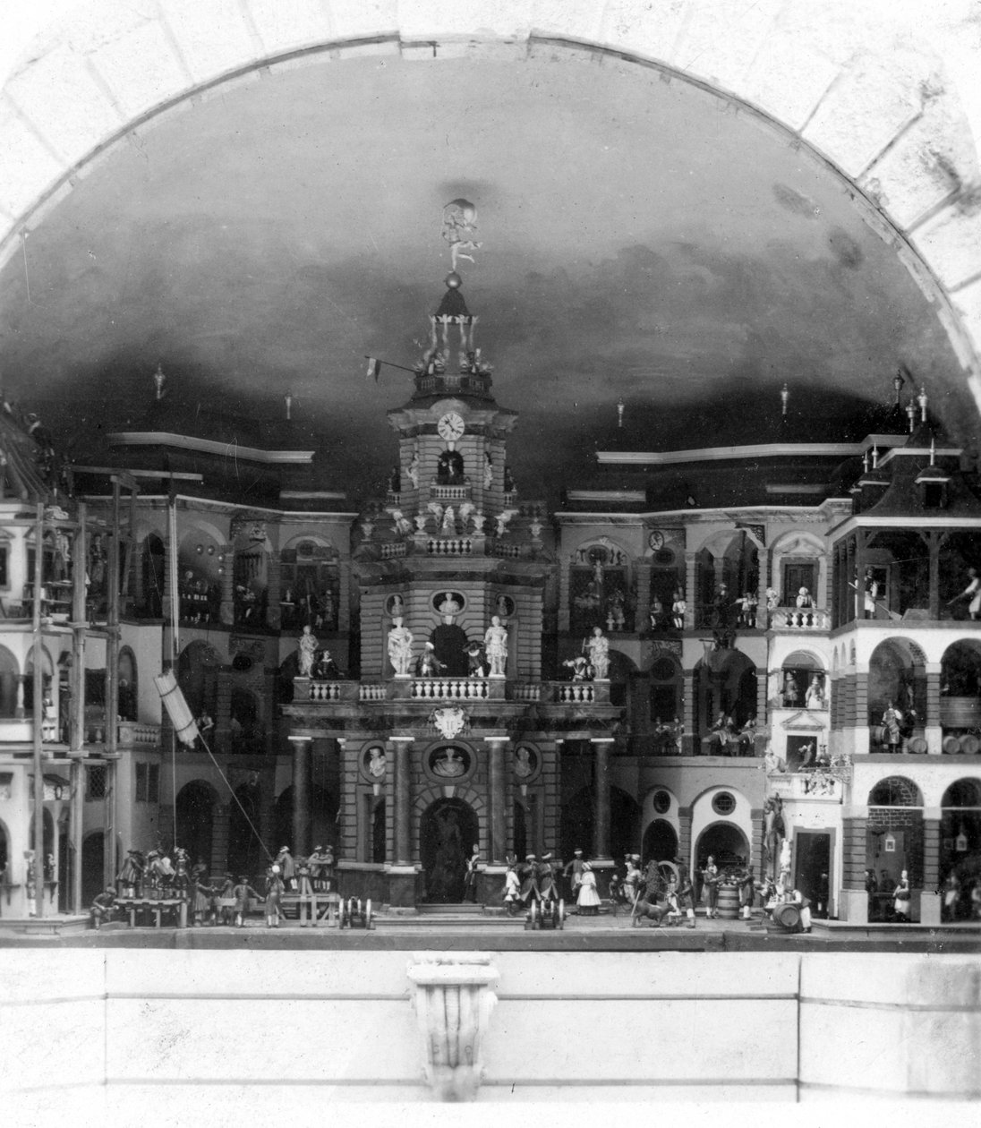 Mechanické divadlo, zámek Hellbrunn, Salzburg, Rakousko, c1900 od Wurthle and Sons