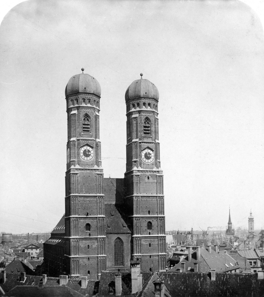 Frauenkirche, Mnichov, Německo, c1900. od Wurthle and Sons