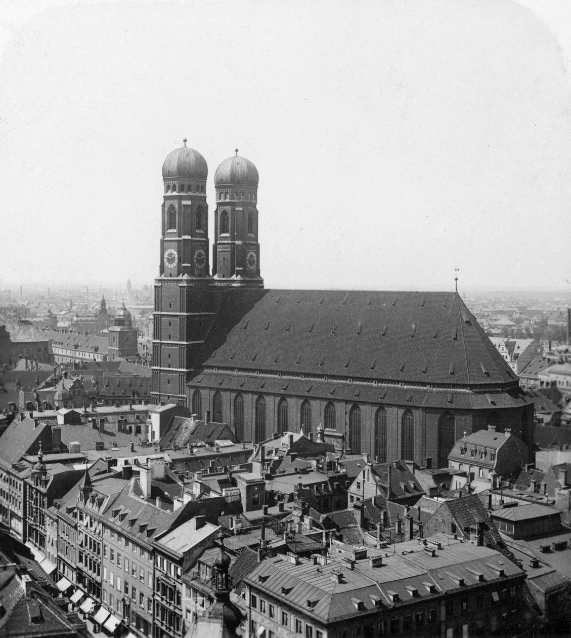 Frauenkirche, Mnichov, Německo, c1900. od Wurthle and Sons