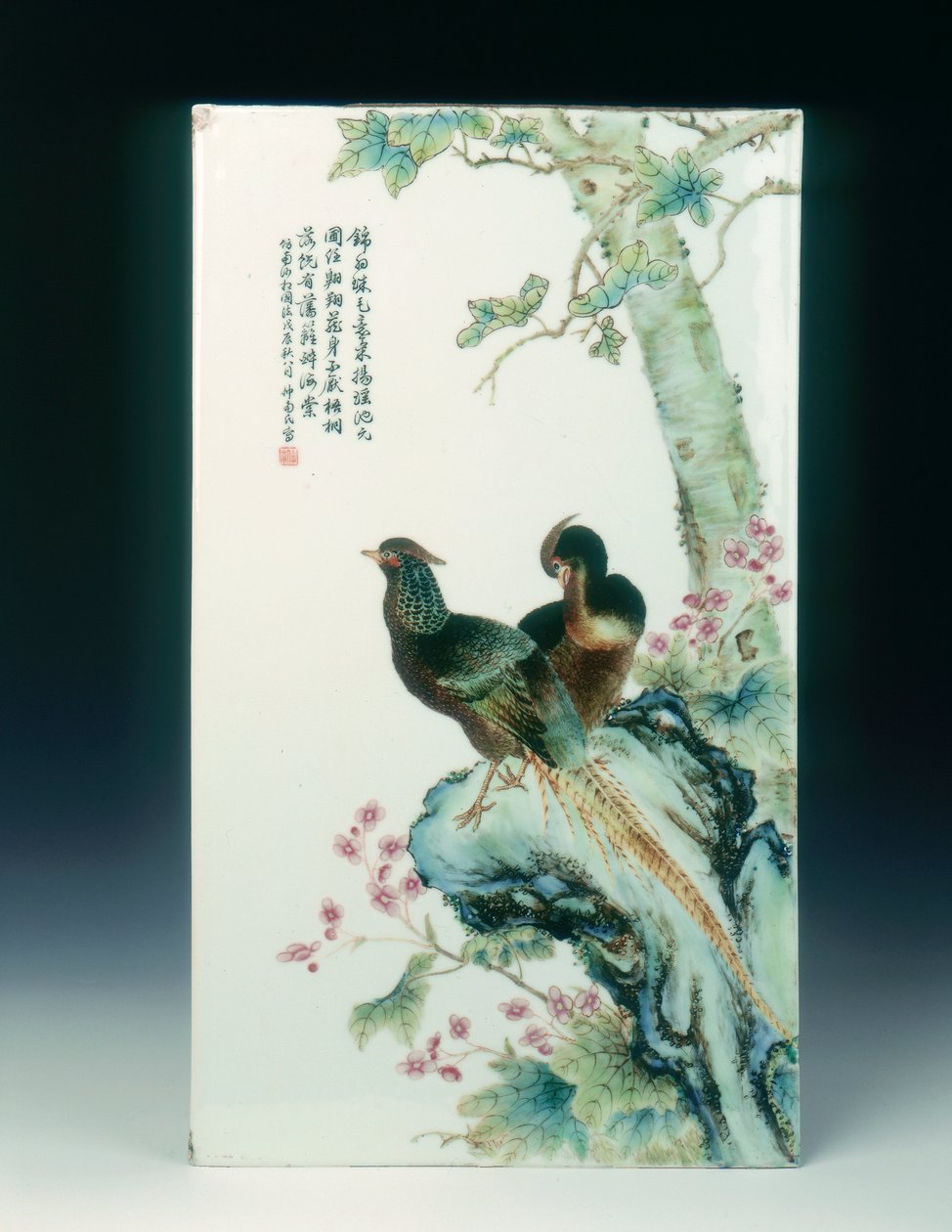 Famille rose porcelánová plaketa s bažanty, Čína od Xu Zhongnan