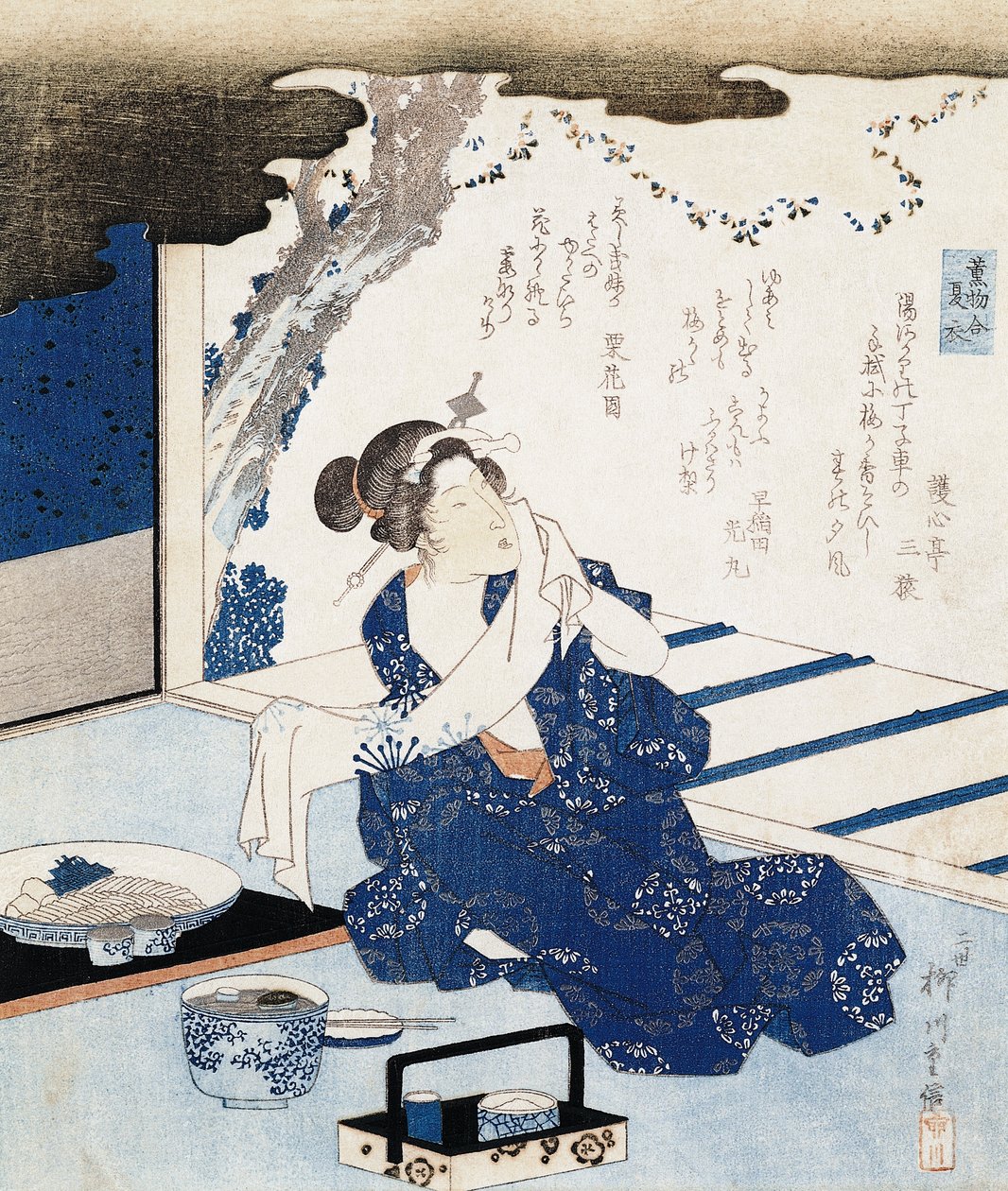 Kurtizána na sobě yukata (modrobílé bavlněné kimono), nástěnný panel je zdoben básničkou od Yanagawa II Shigenobu