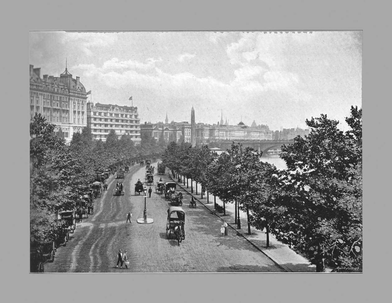 Nábřeží Temže, ze stanice Charing Cross, Londýn, c1900 od York and Son